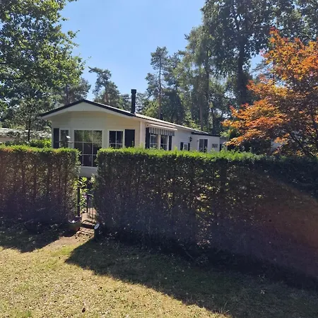 Chalet Rustig Gelegen Sfeervol